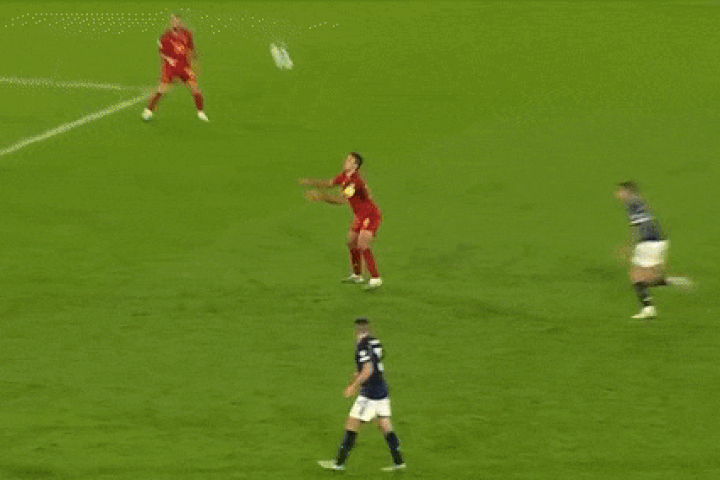 Cầu thủ Arsenal chấn thương sau cú đạp của Rodri