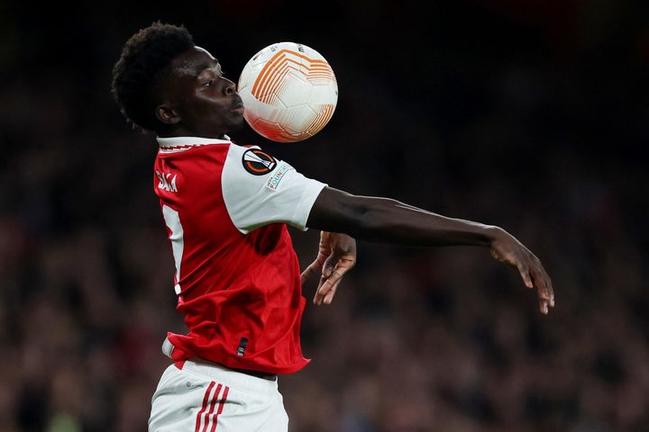 Huyền thoại Arsenal: Chỉ Messi xuất sắc hơn Saka