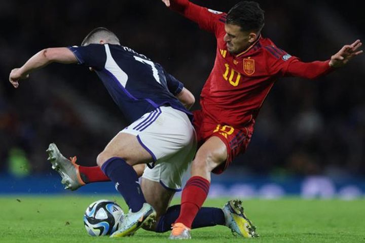 Vòng loại EURO 2024: Tây Ban Nha lấm lưng trắng bụng ở Scotland