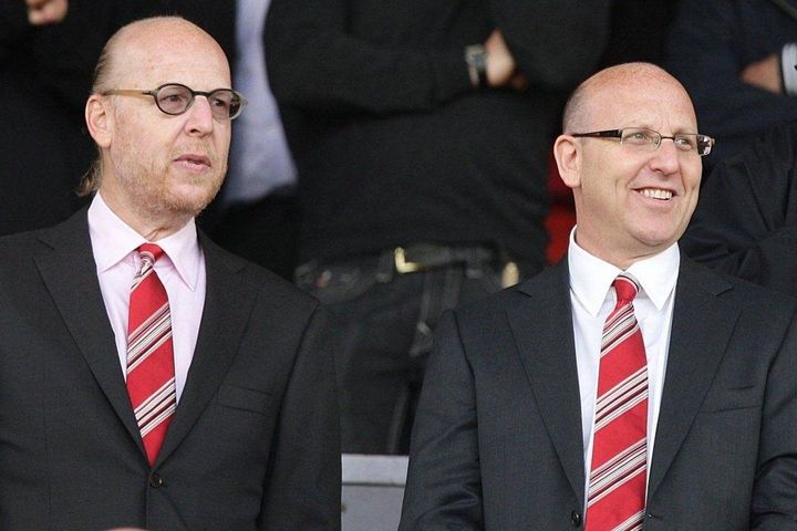 Nhà Glazer bất đồng, chưa chốt bán Man Utd