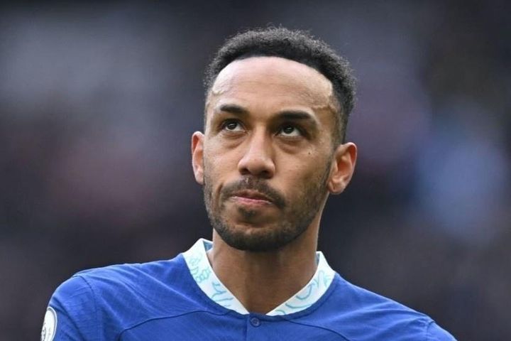 Chelsea gây khó dễ với Aubameyang