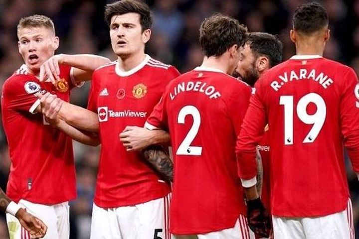 Ngỡ ngàng số nợ khổng lồ của Man United