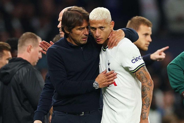 Richarlison phủ nhận chống lại Conte