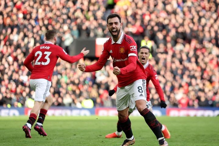 Tháng 4 bão tố đang chờ Manchester United
