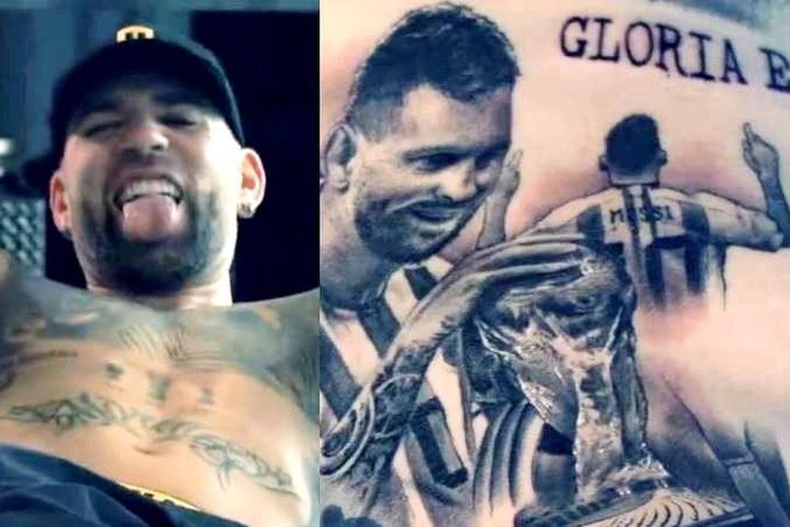 Messi xúc động với hình xăm của đồng đội