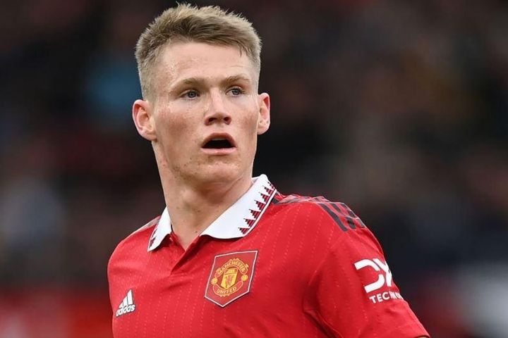 HLV Ten Hag lên tiếng về khả năng để McTominay đá tiền đạo