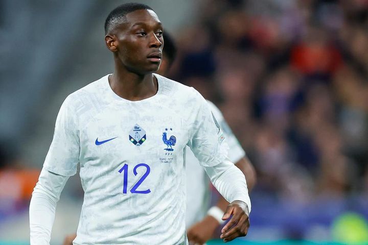 MU sắp có Kolo Muani, PSG mua Osimhen