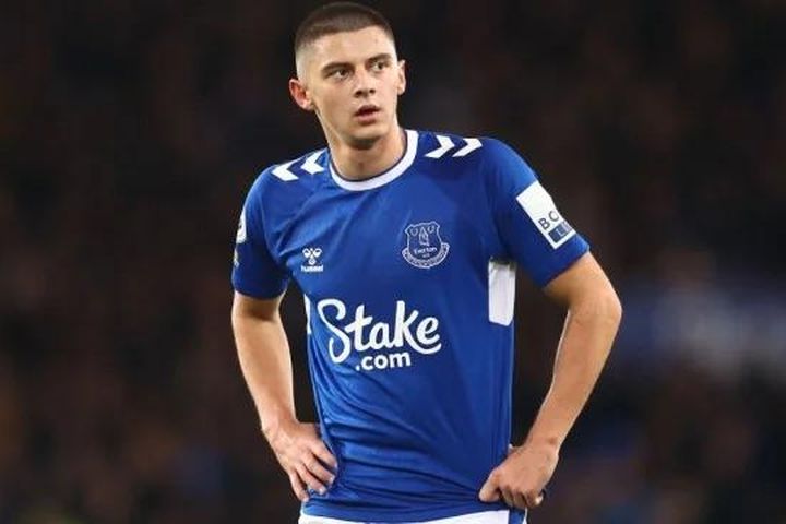 Everton có nguy cơ bị trừ điểm, xuống hạng vì vi phạm Luật công bằng tài chính