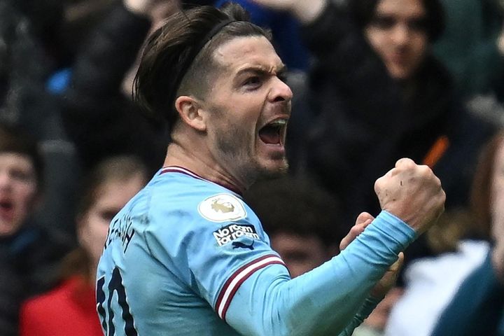 Grealish nhận mưa lời khen