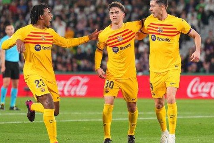 Barcelona tăng tốc về đích sớm La Liga
