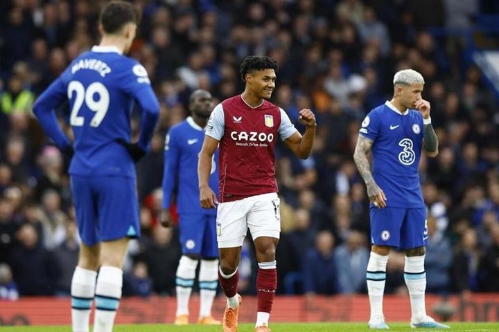Thua Aston Villa 0-2 trên sân nhà, Chelsea rơi xuống nửa cuối bảng xếp hạng
