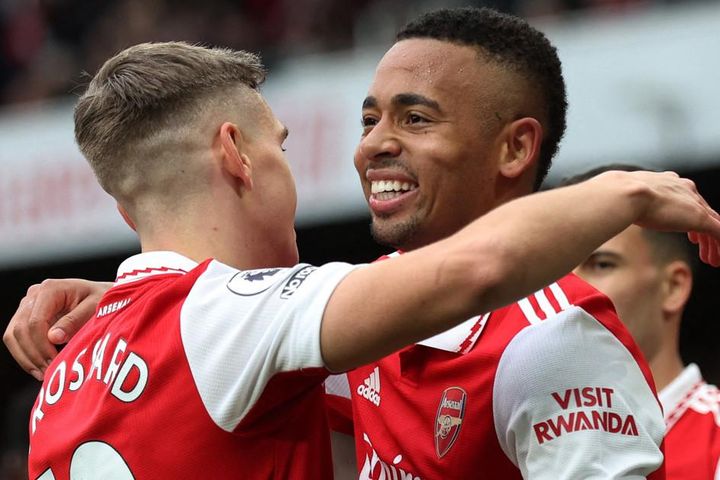Gabriel Jesus bay cao với Arsenal: Điệu samba ở Emirates