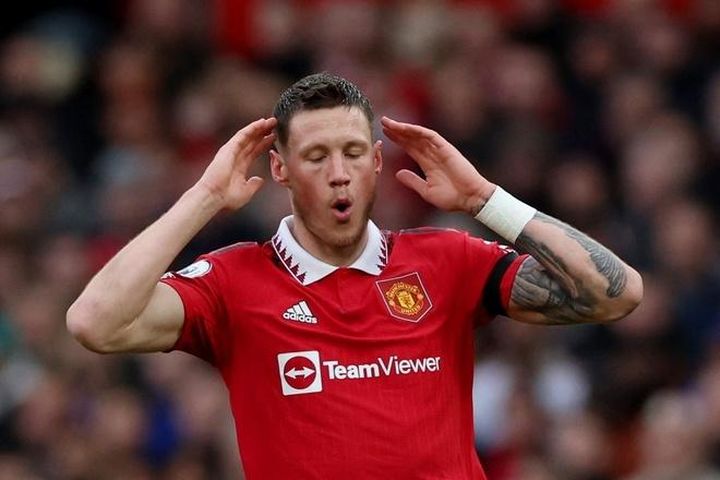 Weghorst khiến fan MU ngán ngẩm