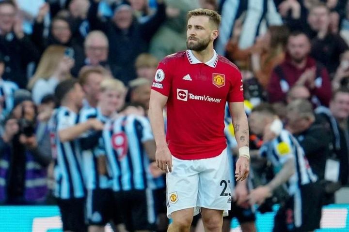 Man.United vấp ngã, tốp 4 không còn chắc chắn
