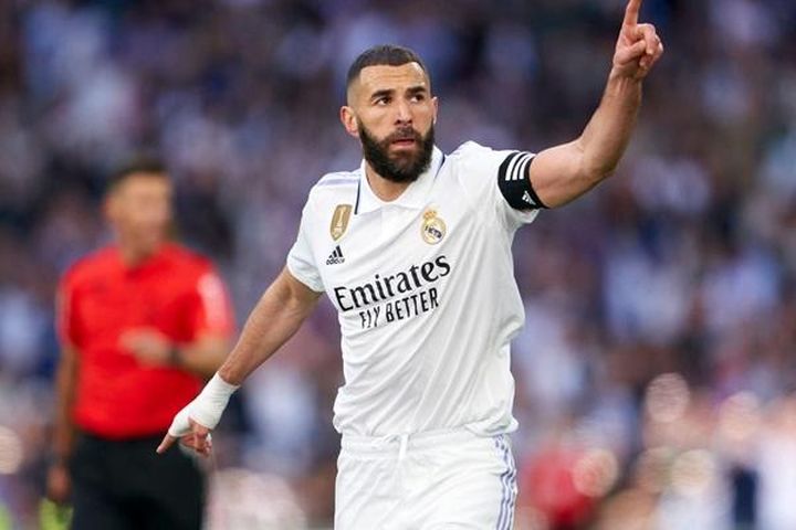 Benzema ghi hat-trick trong 7 phút, Real thắng vùi dập Valladolid