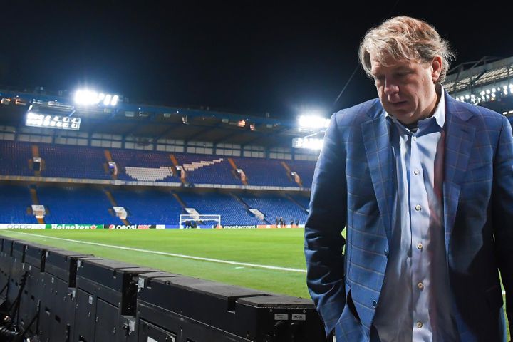 Todd Boehly bị chỉ trích vì quyết định 'lố bịch' ở Chelsea