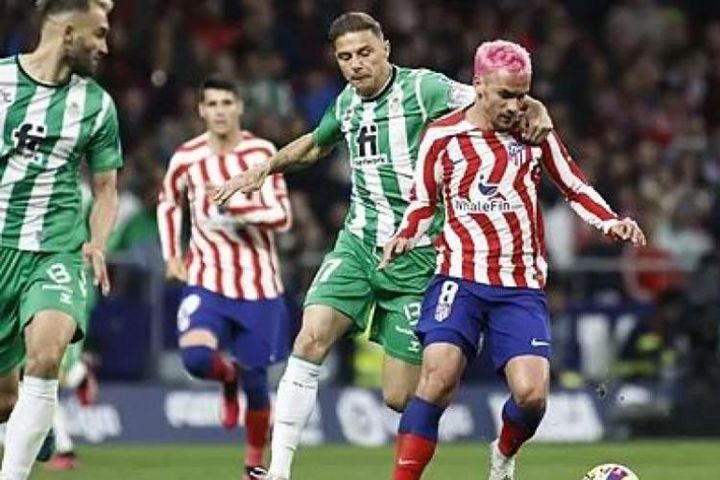 Video bóng đá Atletico Madrid - Real Betis: Người hùng phút 86, bám đuổi Real (La Liga)