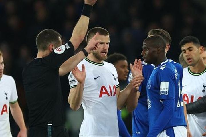 Rơi chiến thắng trước Everton, Tottenham vẫn đẩy Man United khỏi Top 4