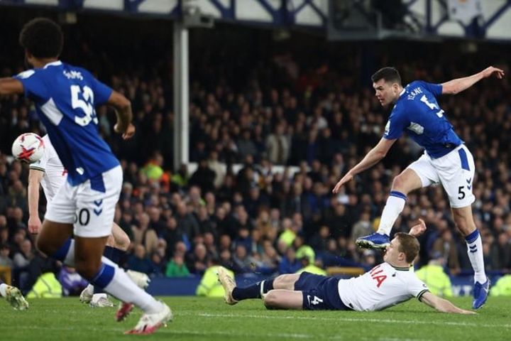 Tottenham mất điểm trong trận đầu tiên thời hậu Conte