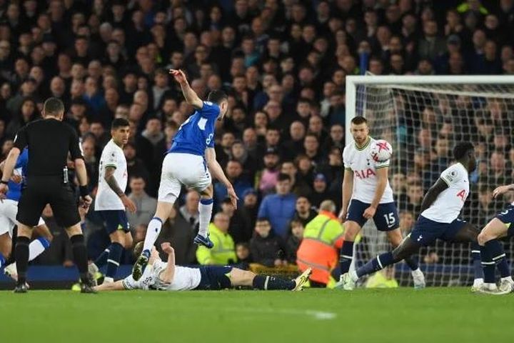 Tottenham đẩy Manchester United khỏi top 4 Premier League