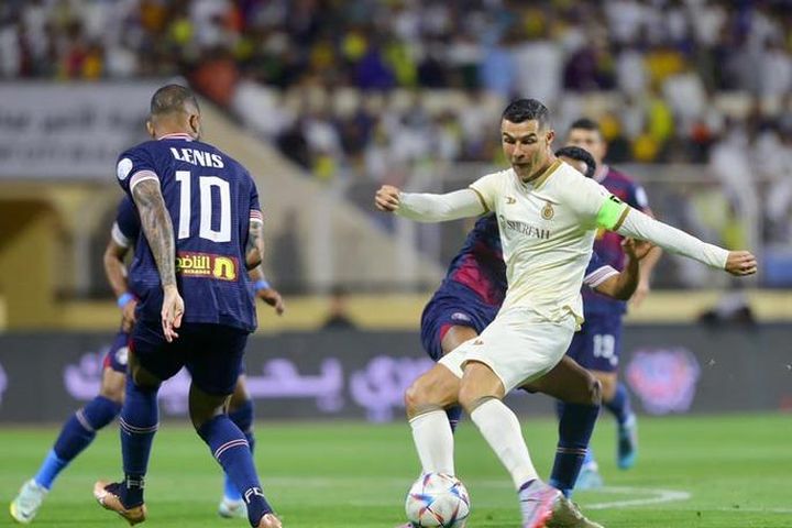 Ronaldo tỏa sáng, Al Nassr thắng đậm chủ nhà Al Adalah