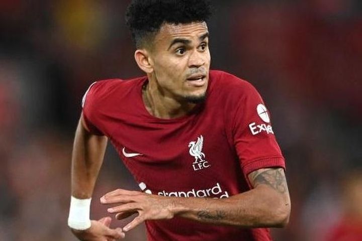 HLV Xavi muốn chiêu mộ tiền đạo Luis Diaz của Liverpool