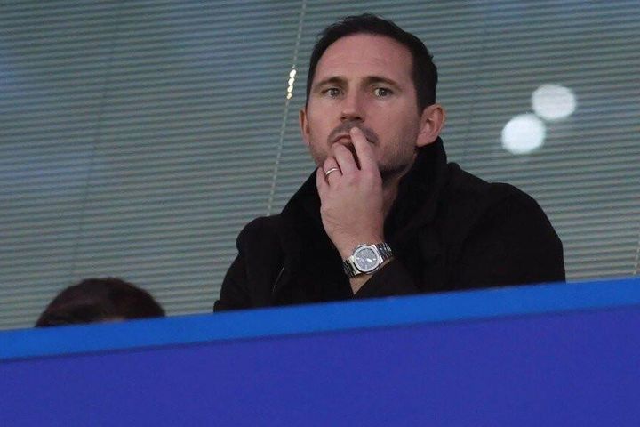 Chelsea mời Lampard về làm HLV tạm quyền
