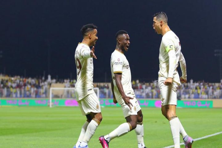 Ronaldo lập cú đúp ấn tượng: Bứt phá đua Vua phá lưới, tái hiện thành tích 5 năm