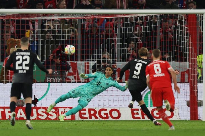 Bayern Munich bị loại khỏi Cúp Quốc gia Đức sau quả phạt đền ở phút 90+5