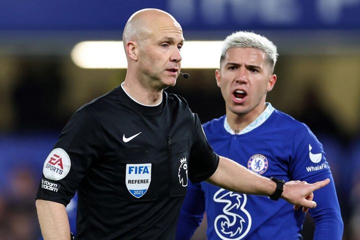 VAR 2 lần hủy bàn thắng, Chelsea hòa Liverpool