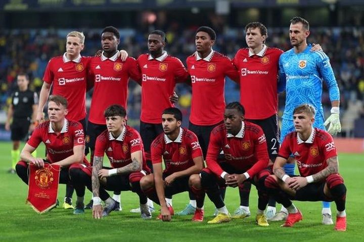 Thương vụ nhà Glazer bán Man United bế tắc