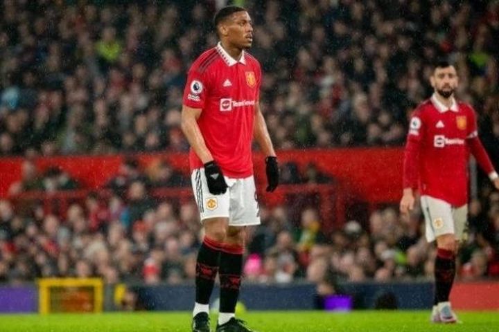 Ten Hag thừa nhận ông phải cẩn thận đối với ngôi sao 'mong manh'
