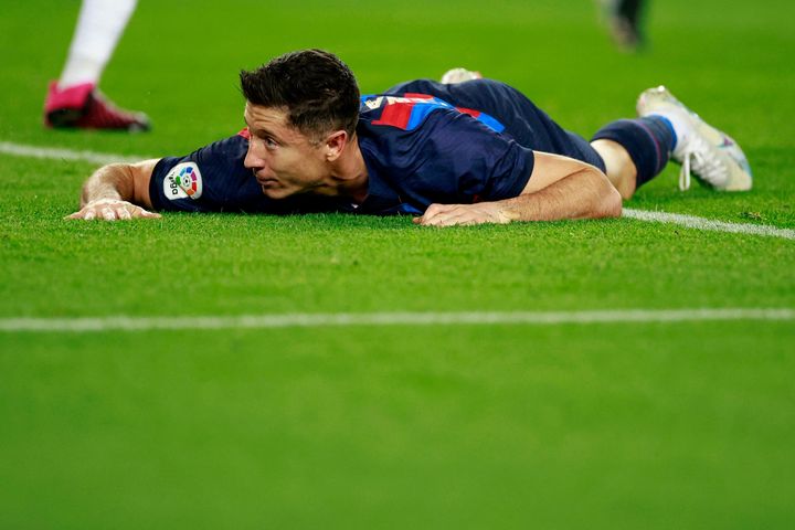 Lewandowski chưa xứng đáng với 45 triệu euro