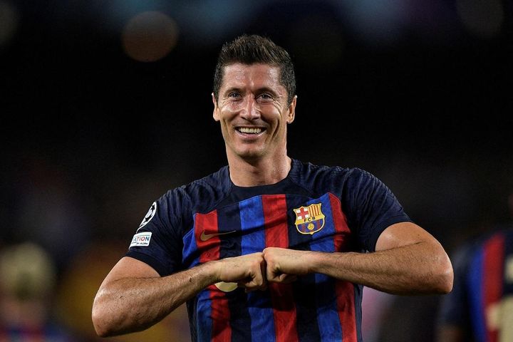Barca lại đề nghị cầu thủ giảm lương