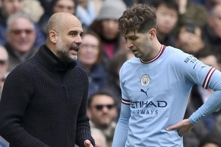 Guardiola: 'Kyle Walker không phù hợp trong hệ thống mới của tôi'
