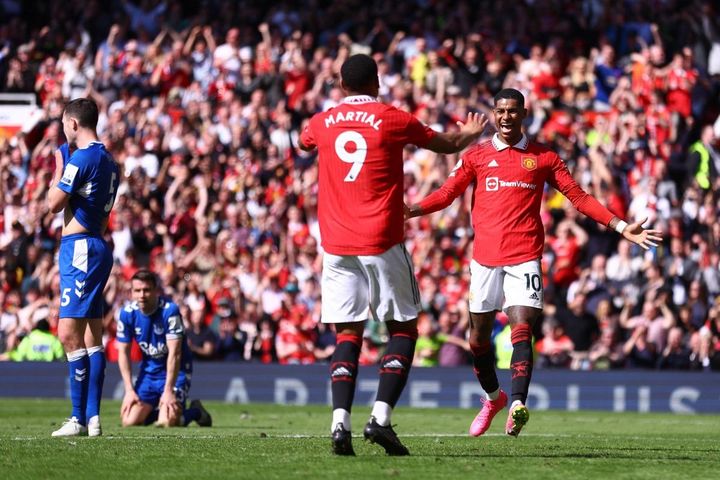 Anthony Martial ghi bàn trở lại, MU thắng dễ Everton trên sân nhà