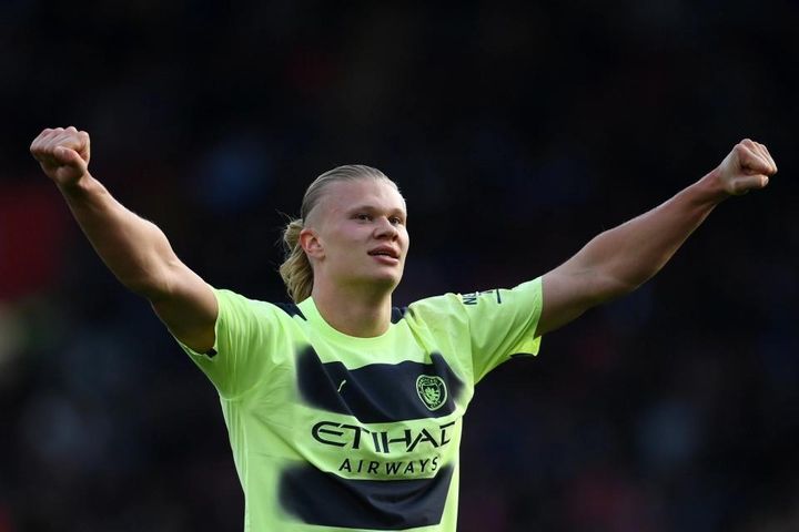 Một mình Haaland ghi bàn hơn cả đội Chelsea cộng lại