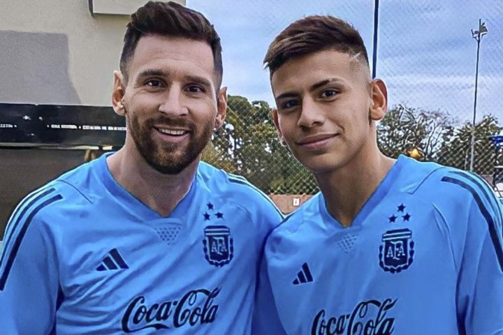 MU lấy 'Messi mới', Liverpool mua Barella