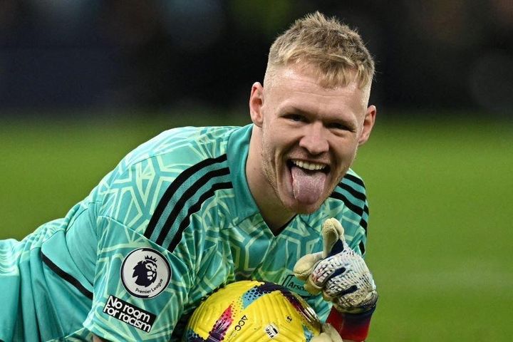 Kế hoạch thủ môn giả vờ chấn thương của Arsenal