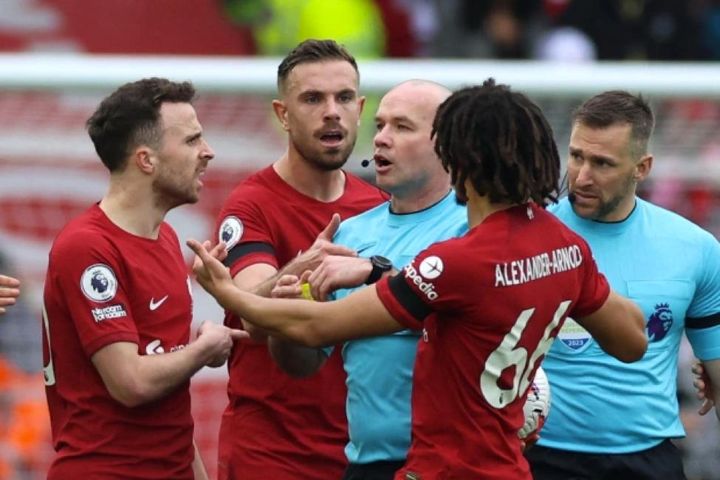 Kết quả vòng 30 Ngoại hạng Anh: Arsenal hòa kịch tính Liverpool