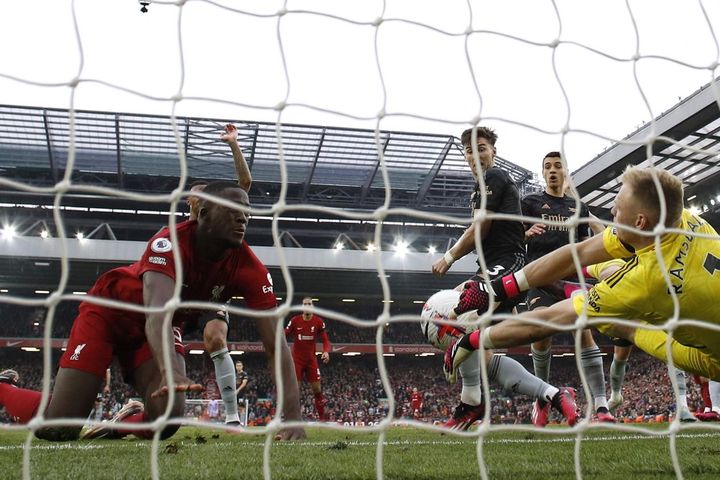 Arsenal thoát thua Liverpool: Nghẹt thở đường đua vô địch