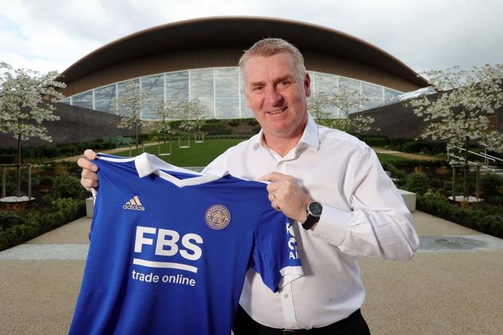 Leicester xác nhận Dean Smith là huấn luyện viên tạm quyền