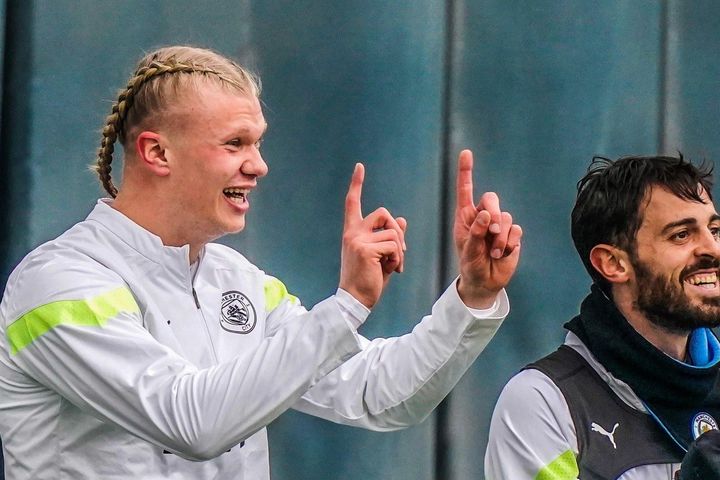 Haaland gây ngỡ ngàng kiểu tóc mới, Man City sắp hưởng lợi ở Cúp C1