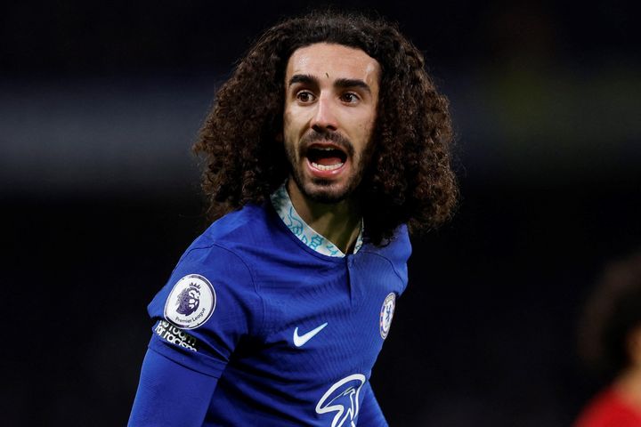 CĐV Chelsea nổi giận với sai lầm của Cucurella