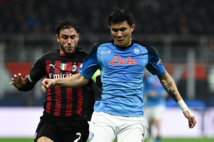 Napoli trả giá đắt sau trận thua Milan