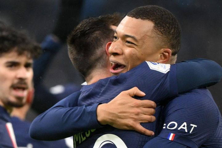 Mbappe muốn Messi ở lại PSG để cùng giành Cúp C1