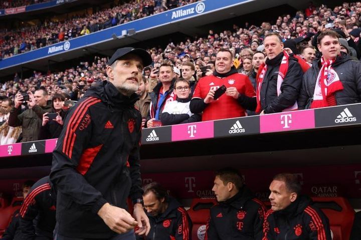 Phản ứng của Tuchel khi Mane đấm Sane