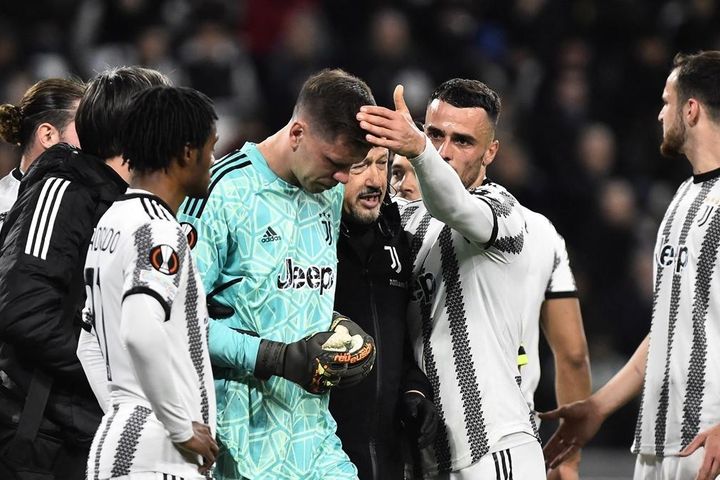 Szczesny lên cơn đau tim giữa trận, Juventus thắng nhọc Sporting