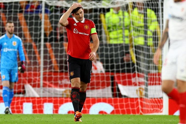 MU rơi chiến thắng trước Sevilla: Trả giá vì Erik ten Hag