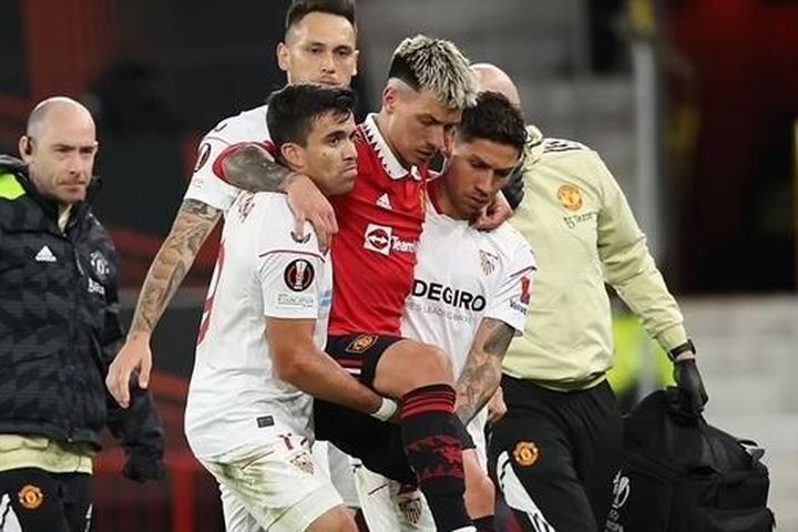 HLV Ten Hag tiết lộ về chấn thương của Lisandro Martinez